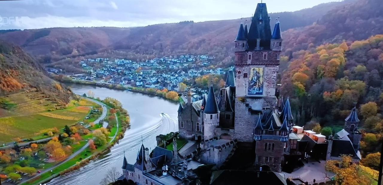 Attraktive Wohnung-Elztalidyll-zwischen Mosel,Nürburgring und Burg Eltz Kollig Exterior foto